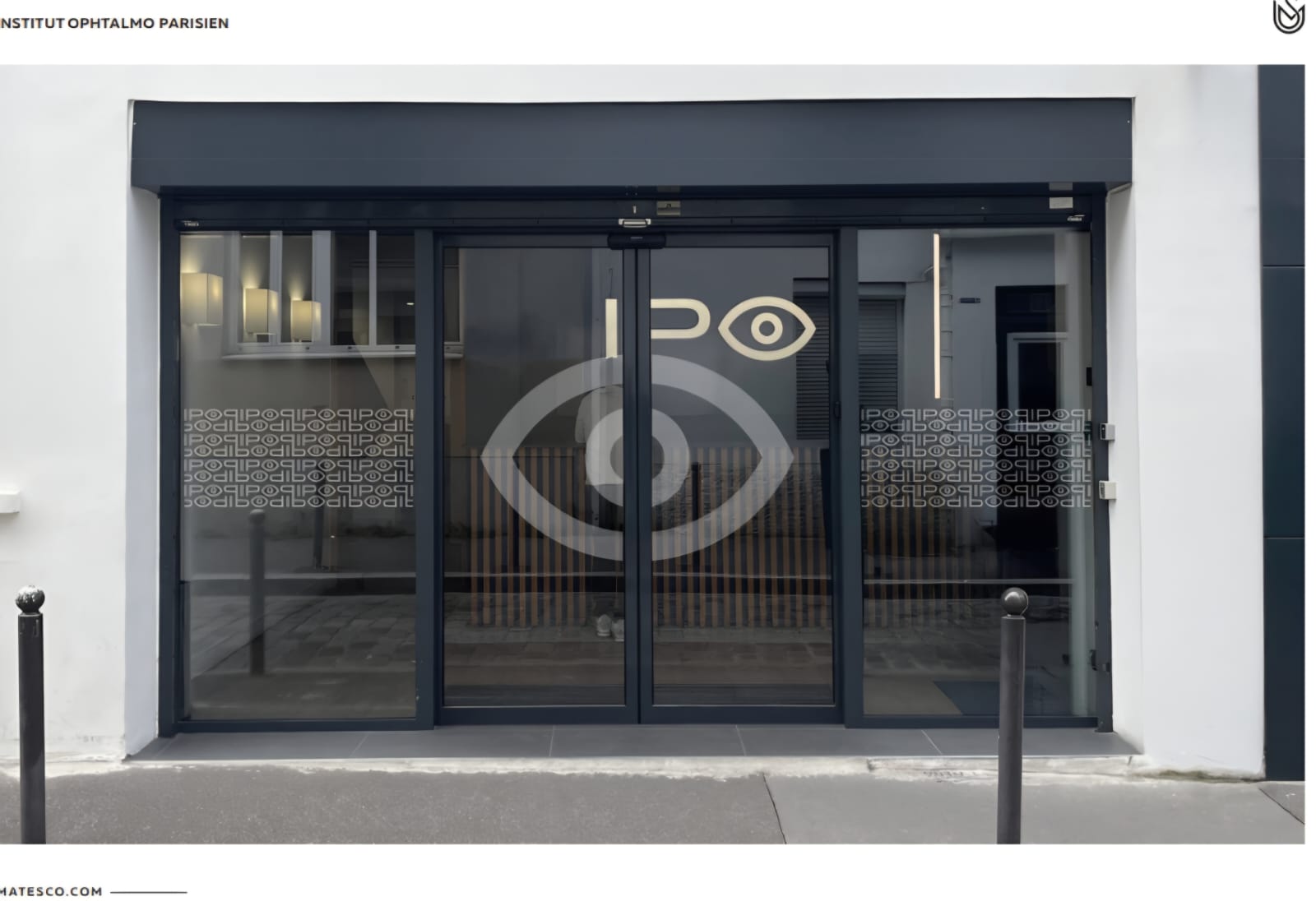 Façade et entrée de l'Institut Parisien d'Ophtalmologie avec logo IPO