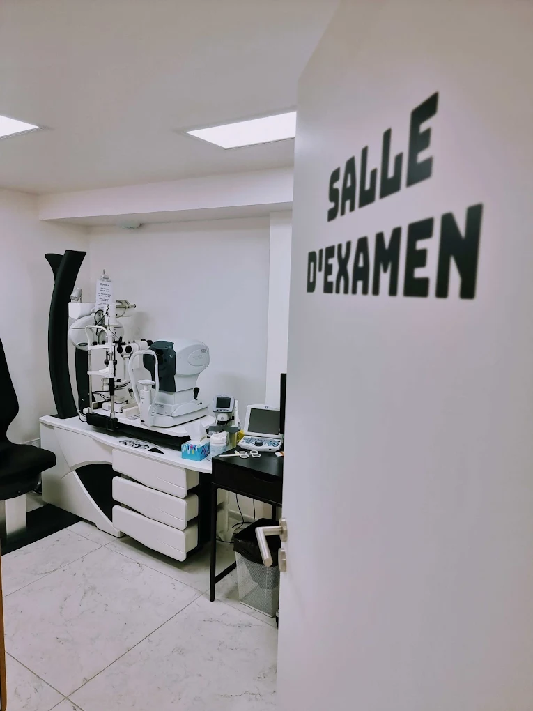 Salle d'examen ophtalmologique